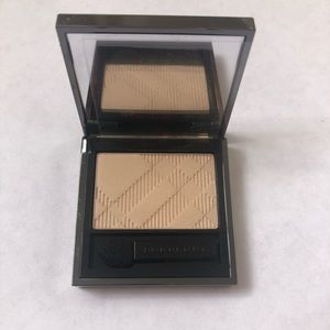 Burberry sheer eye shadow
